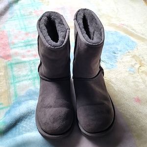 Uggs Classic Short Grey boot